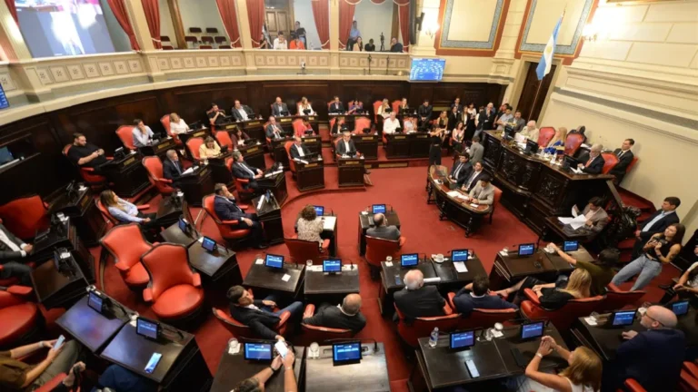 Se demora la suspensión de las PASO en Buenos Aires y crece la tensión política