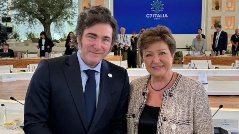 FMI destaca avances del programa económico en Argentina pero mantiene suspenso sobre la revisión