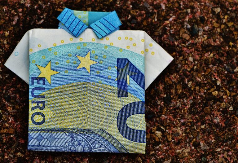 Dólar hoy y blue: mayorista roza los $1.500 este jueves