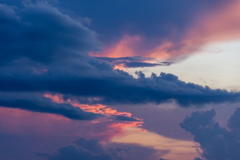 Clima en CABA y AMBA: frío y cielo nublado este 13 de octubre
